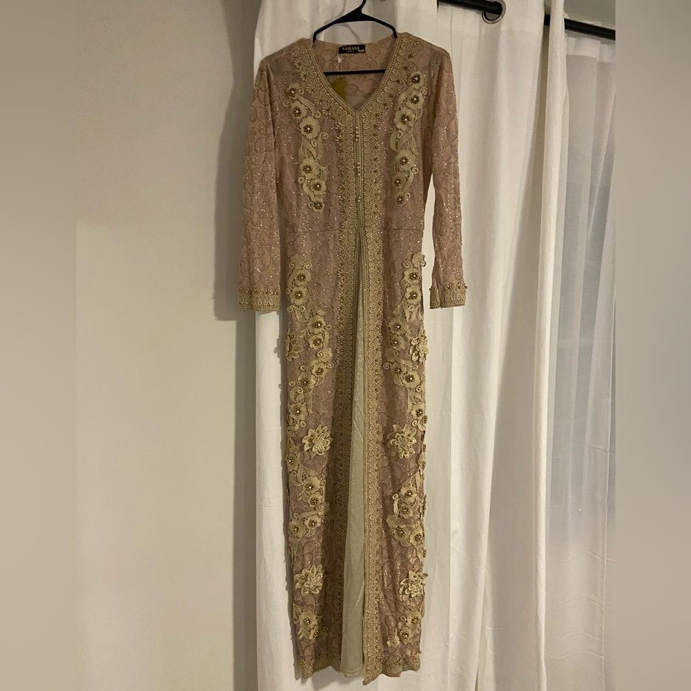 Authentic Women’s Arabic dress